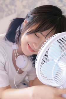 向日葵在夜晚绽放在线观看