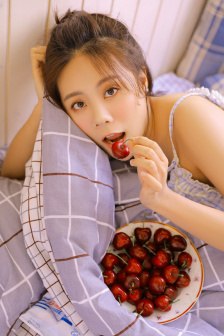 女性外阴侧长了个硬疙瘩